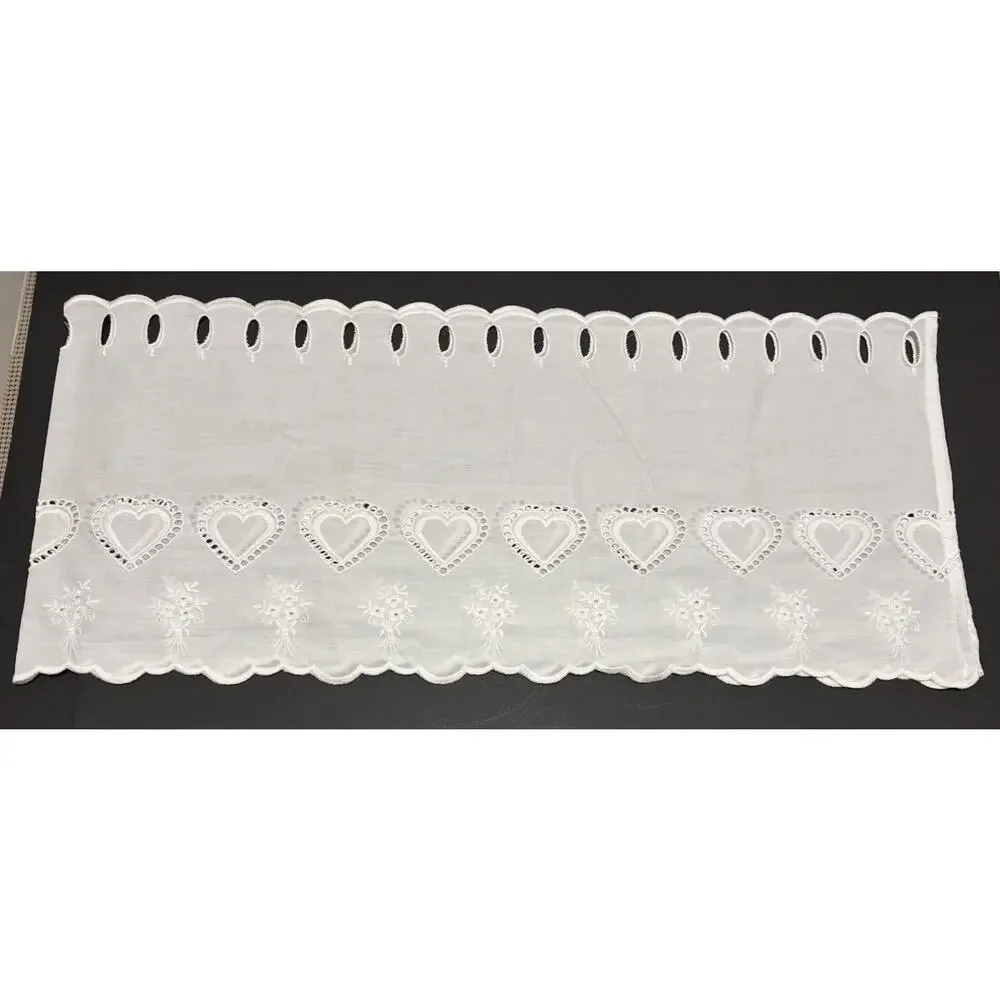 Table Runner White Hearts Embellished Bouquet Cutwork Cotton Scallop Edge 60x13